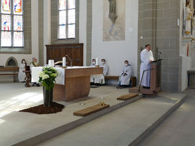 Heilige Messe mit karnevalistischem Ambiente (Foto: Karl-Franz Thiede)